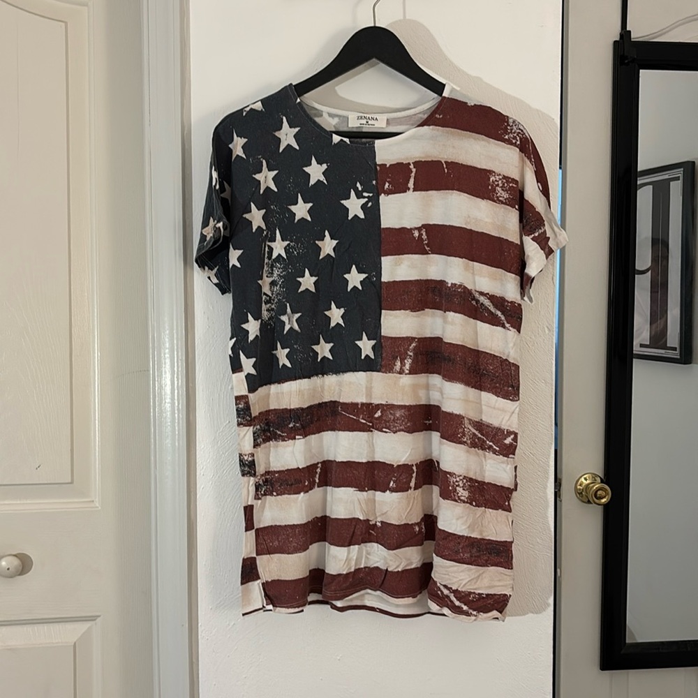 Women’s M patriotic T-shirt by Zenana